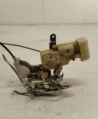 Toyota Yaris Front door lock (next to the handle) 