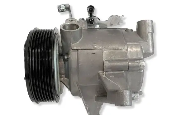 Subaru Forester SK Air conditioning (A/C) compressor (pump) 73111FL030 814725
