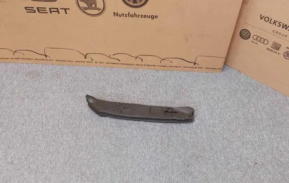 Audi A3 S3 8V Fender foam support/seal 8V5864235