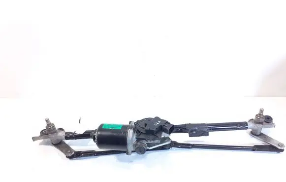 Hyundai Genesis Front wiper linkage and motor 981102M000