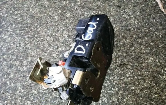 Chrysler Pacifica Rear door lock