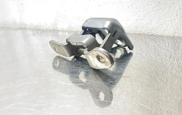 Opel Insignia A Rear door lower hinge A046574