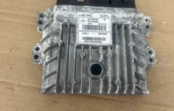 Renault Megane III Engine control unit/module 237100914R 237101290R 28279706