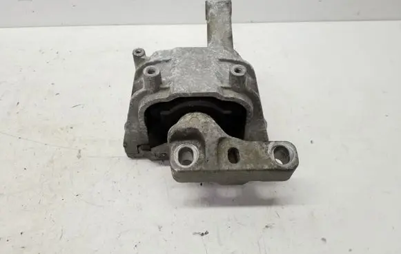 Volkswagen Tiguan Engine mount bracket 5N0199262
