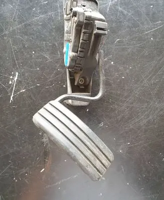 Renault Espace - Grand espace IV Accelerator throttle pedal 8200007513 6PV00811918