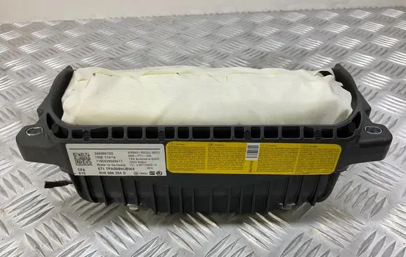 Audi Q3 8U Passenger airbag 8U0880204D