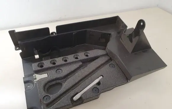 Mercedes-Benz C W203 Tool box 2038900061