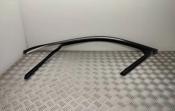 Volkswagen Touareg II Front door glass trim molding 7P0837431H