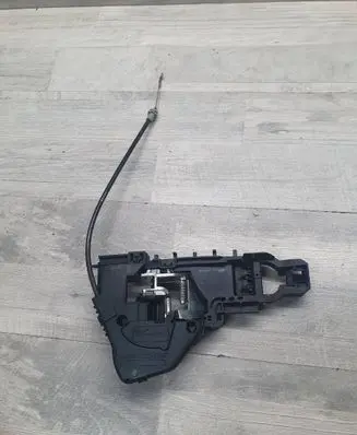 Mercedes-Benz ML AMG W164 Rear door exterior handle/bracket 