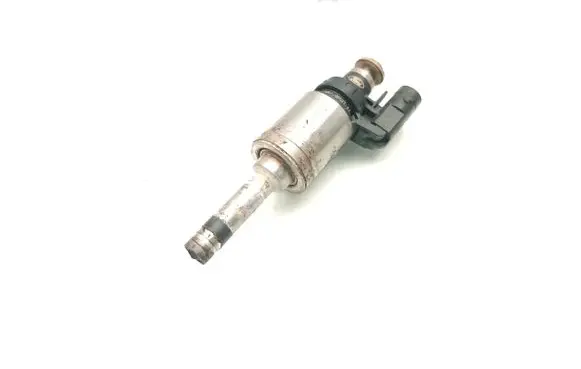 Ford Focus Fuel injector DM5G-9F593-AA