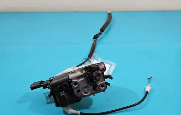 Peugeot Partner Front door lock 828405 IMPRK1388475