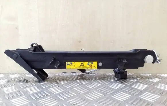 Mercedes-Benz ML W163 Lift Jack A1635800018