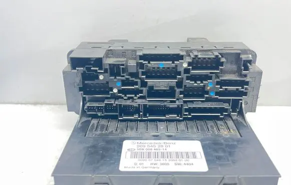 Mercedes-Benz CLK A209 C209 Fuse module 2095452801