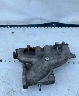 Volkswagen Golf V Intake manifold 03G129113