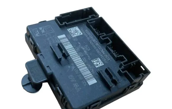 Volkswagen PASSAT B8 Door control unit/module 5Q0959593F