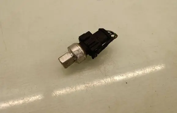 Volvo XC60 Air conditioning (A/C) pressure sensor 31292004