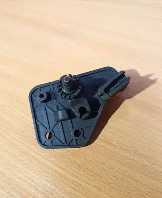 Engine bonnet (hood) release handle