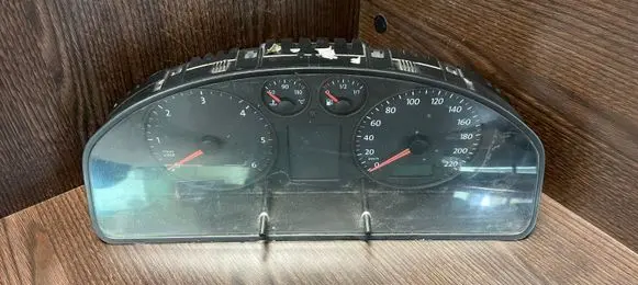 Volkswagen Transporter - Caravelle T5 Speedometer (instrument cluster) 88311346