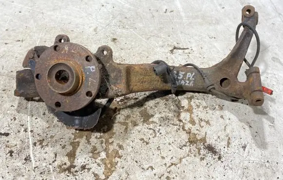 Audi A4 S4 B5 8D Front wheel hub spindle knuckle