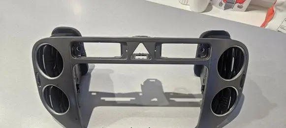 Volkswagen Tiguan Radio/GPS head unit trim 5m0858069n 5m0858071k 5m0819357