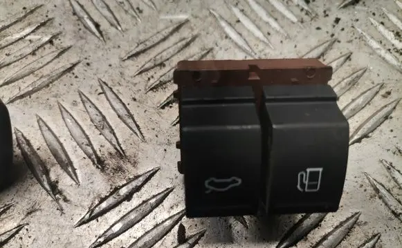 Volkswagen PASSAT B6 Fuel tank opening switch 3c0959903b