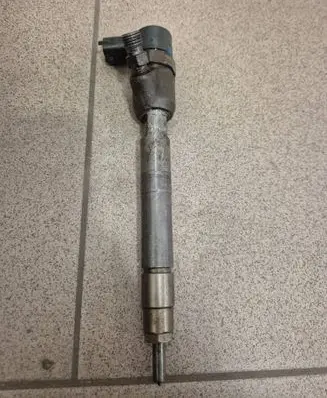 Hyundai ix35 Fuel injector 338002F300