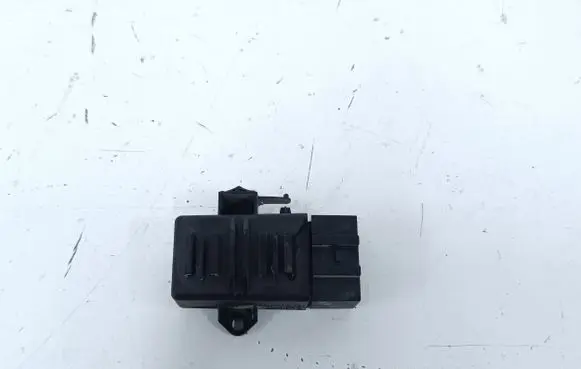 Volkswagen Amarok Seat heating relay 6R0959772A