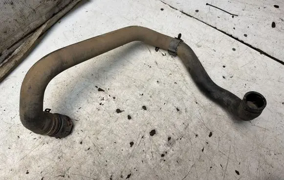 Volkswagen Golf V Engine coolant pipe/hose
