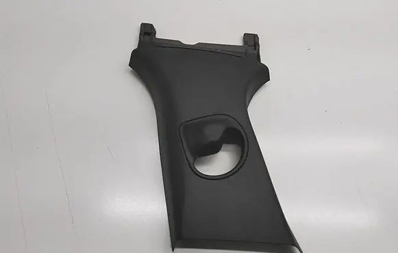 Jaguar XE (B) pillar trim (bottom) 