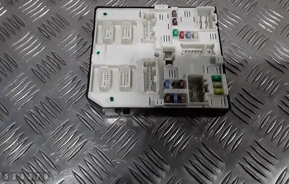 Mercedes-Benz Citan W415 Fuse module 284B68764R