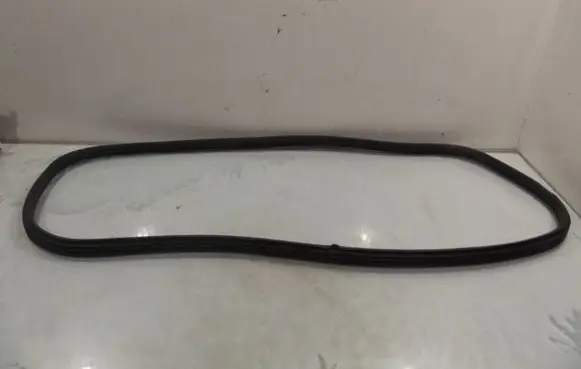 Chevrolet Captiva Rubber seal tailgate window/glass 