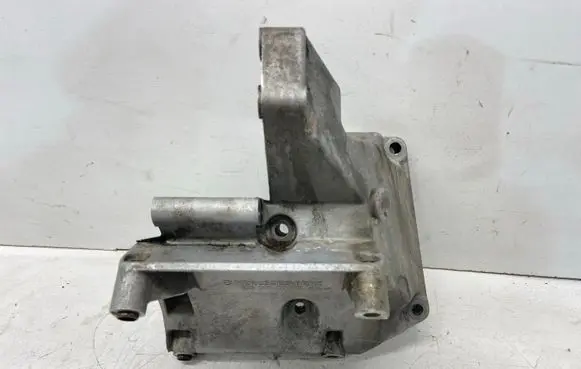 Mercedes-Benz E W124 Engine mounting bracket 1031310935