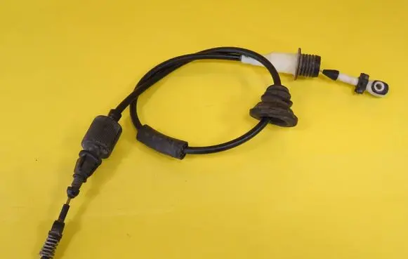Mercedes-Benz E W210 Throttle cable 2103000130