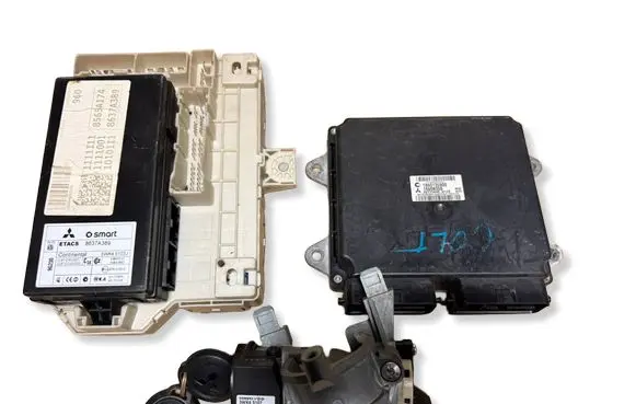 Mitsubishi Colt Engine control unit/module ECU 1860135900 1860B359 E6T73485