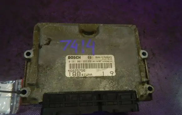 Fiat Punto (188) Engine control unit/module ECU 46825756