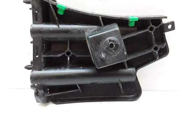 Volvo S60 Front bumper mounting bracket 30796626