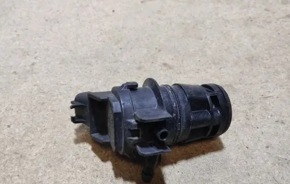 Toyota Prius (XW30) Windscreen/windshield washer pump 8533060160 0602107L DENS0