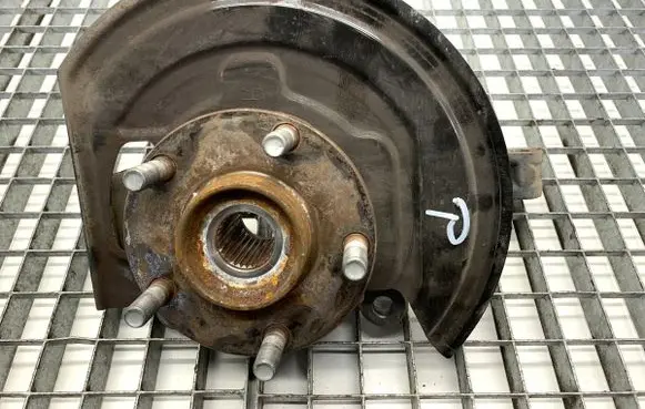 Nissan Qashqai Front wheel hub spindle knuckle