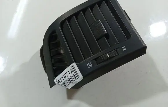 Chevrolet Captiva Dash center air vent grill 