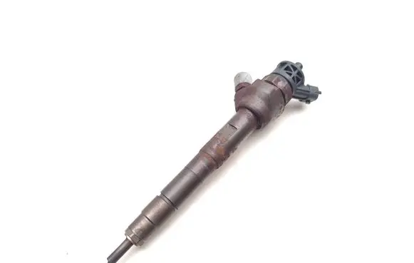 Jaguar XE Fuel injector G4D39K546CA 0445110664