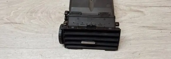 Ford Focus C-MAX Dash center air vent grill 3m51r014l21a0