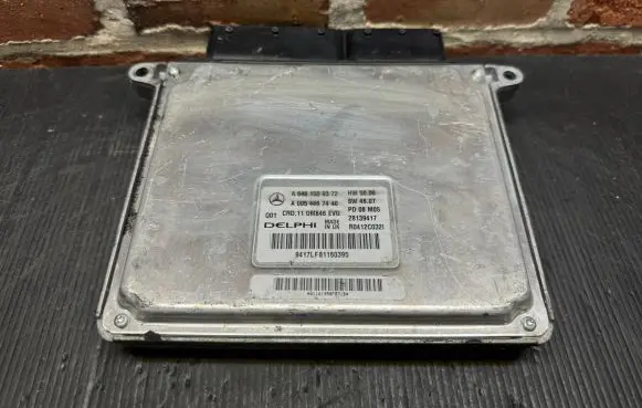 Mercedes-Benz C W204 Engine control unit/module ECU A6461509372 A0054467440 28139417