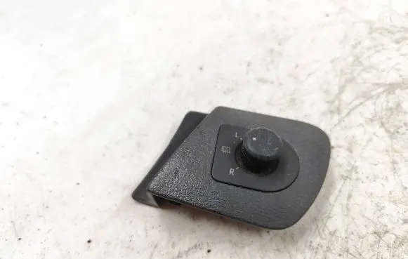 Skoda Octavia Mk1 (1U) Wing mirror switch 1U1867185