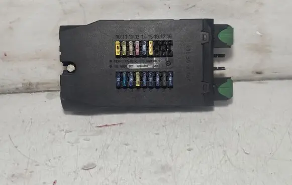 Mercedes-Benz Sprinter W901 W902 W903 W904 Fuse module 0005400650