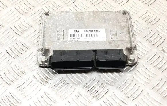 Skoda Fabia Mk1 (6Y) Engine control unit/module 03D906033C 5WP4029202 446503