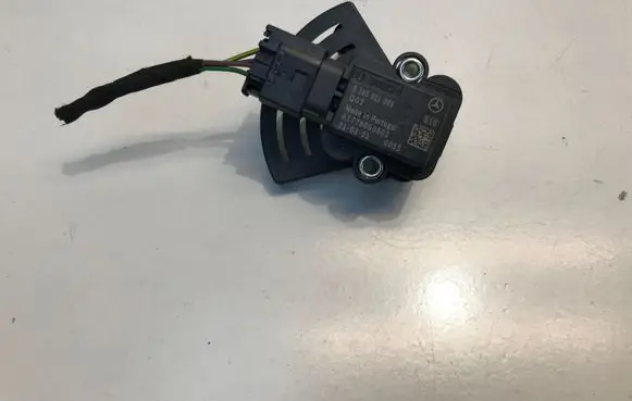 Mercedes-Benz GLA H247 Brake pedal sensor switch A1779050502 0265011089