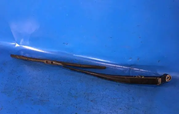 Lexus IS 220D-250-350 Front wiper blade arm 8521153080