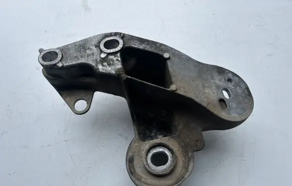 Audi A6 S6 C6 4F Engine mounting bracket 4F0199351S