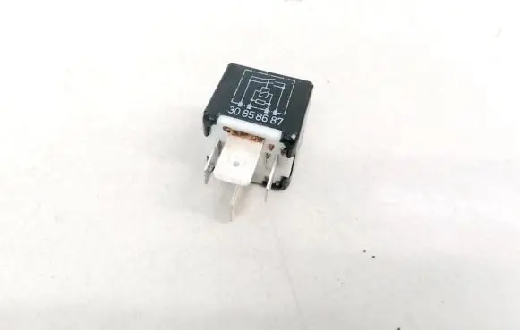Audi A4 S4 B5 8D Other relay 443951253J 899511