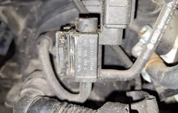 Volkswagen Golf V Turbo solenoid valve 037906283c 72288000